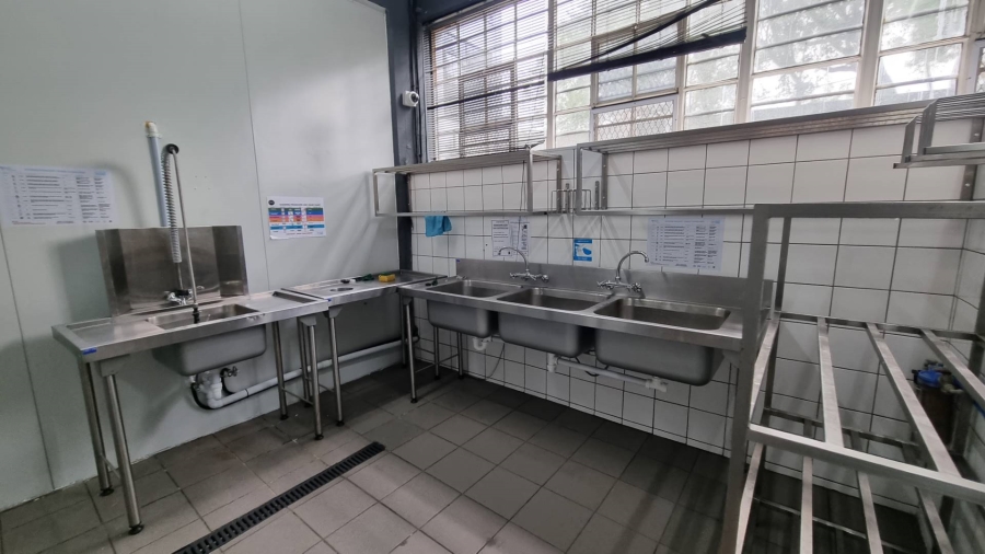 To Let Commercial Property for Rent in Salt River Western Cape